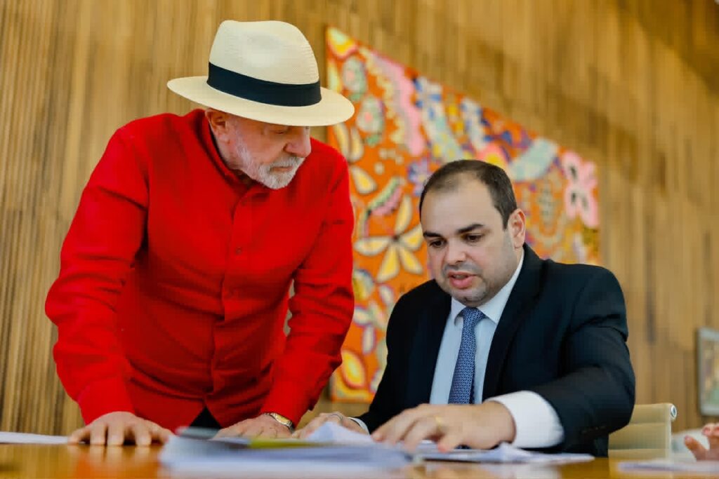 9c198e5a-afda-41dd-a5e5-6b1f6b451169-1024x683 Roberto Cidade se reúne com Lula e busca apoio para enfrentar estiagem no Amazonas