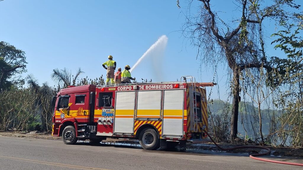 IMG_5310-1024x576 Incêndio volta a atingir área de mata e espalha fumaça pelo Distrito Industrial de Manaus