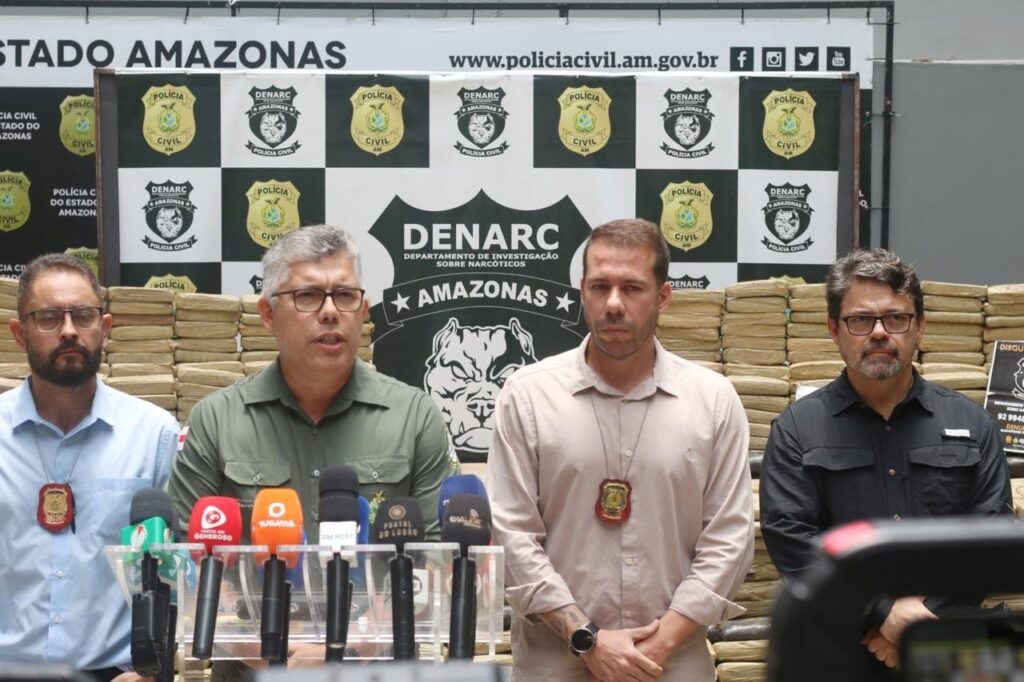 5cbb33eb-9a90-4aa2-8943-b64c402418b5-1024x682 Mais de 1,3 toneladas de drogas é apreendidas em Novo Airão, no Amazonas