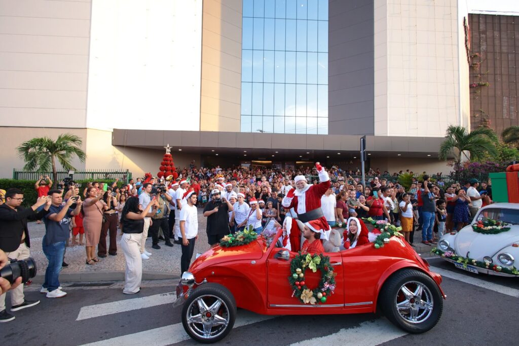 ad49f0d7-9459-4c56-b699-1b3f54df13fb-1024x682 Papai Noel chega a Manaus em 2 de novembro e abre o Natal da cidade