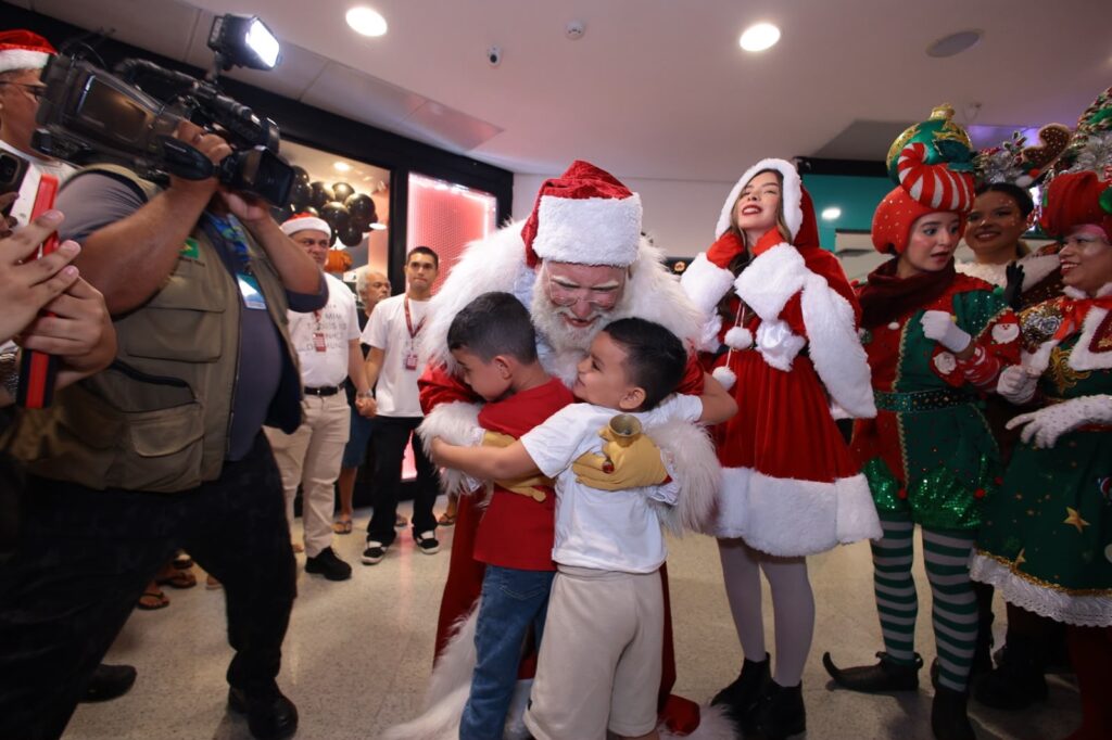 cca79d8c-8675-4026-946f-3e3709c91e81-1024x682 Papai Noel chega a Manaus em 2 de novembro e abre o Natal da cidade